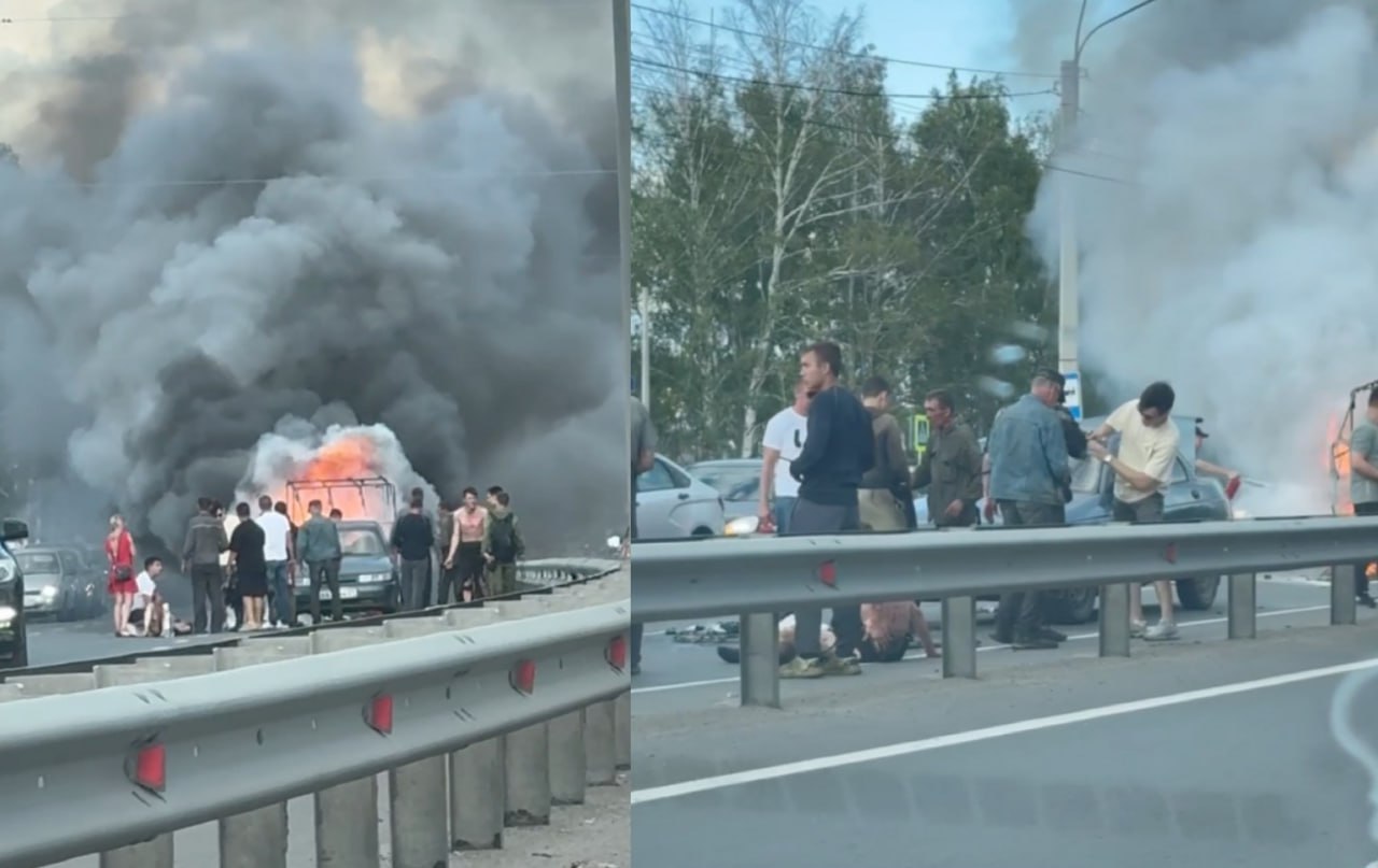 СУ СКР по Чувашии возбудило уголовное дело по факту происшествия с возгоранием на Марпосадском шоссе автомобиля, в котором пострадали несовершеннолетние. По версии следствия, индивидуальный предприниматель задействовал несколько несовершеннолетних 16 и 17 лет для покоса травы с использованием бензиновых тримеров в Чебоксарах. Вечером 8 августа во время перевозки подростков в прицепе автомобиля, где находились емкости с бензином, в результате неосторожного обращения последних с огнем произошло возгорание. Четверо несовершеннолетних получили ожоги различной степени тяжести. Уголовное дело возбуждено по ч. 1 ст. 216 УК РФ нарушение правил безопасности при ведении иных работ . Фото forum.zarulem.ws.