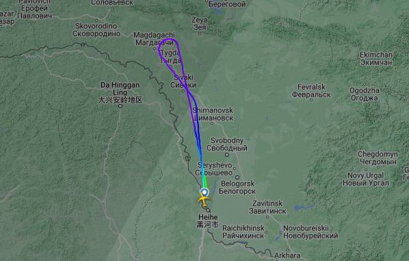 #НабираемВысоту  По данным сайта flightradar24, утренний самолёт, следующий по маршруту «Благовещенск – Новосибирск», спустя некоторое время после вылета вернулся обратно в аэропорт амурской столицы.  Самолёт вылетел из Благовещенска в 8:20, долетел до посёлка Магдагачи, развернулся и полетел в обратном направлении.   В аэропорту сообщили, что это была вынужденная мера – одному из пассажиров стало плохо.