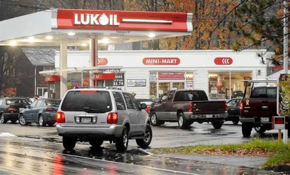 США вывели из под санкций АЗС Лукойла за границей до конца апреля следующего года заявление американского Минфина В Вашингтоне пояснили что приняли меры для смягчения ущерба потребителей и поставщиков стремящихся осуществлять обычные транзакции с розничными АЗС Дмитрий Никотин Подписаться