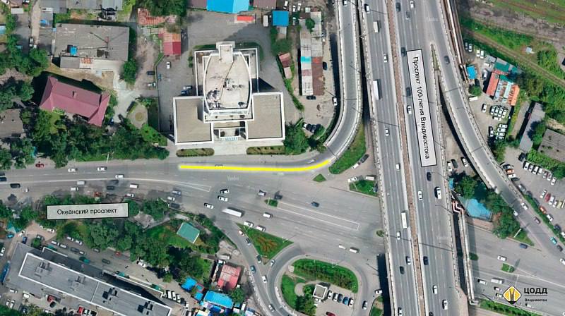 Во Владивостоке до конца лета установят новые делиниаторы на проблемных перекрестках. Где именно? Перекресток у мэрии Океанский/Фонтанная — разделят полосы, уберут старые столбики Спуск с Некрасовского путепровода Проспект 100-летия у Второреченского моста Еще семь мест запланированы, но без точных сроков Это нужно, чтобы предотвратить хаотичное перестроение и нарушение разметки. Особенно актуально у мэрии, где водители часто занимают несколько рядов для поворота на Алеутскую. Но как это скажется на пробках в час пик — покажет время. Прислать новость Чат