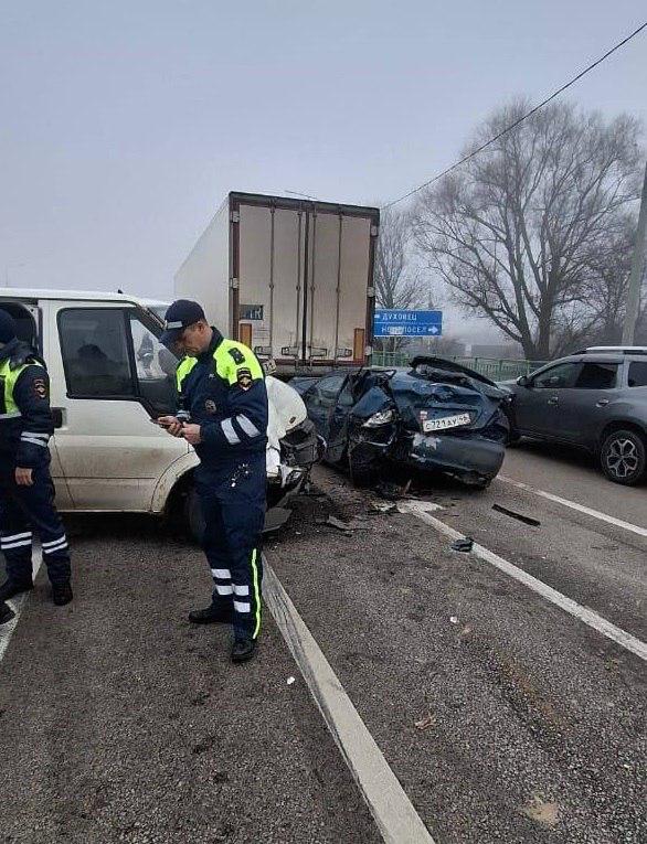 Семь человек из Белгородской области из которых четверо детей пострадали в результате столкновения микроавтобуса с легковушкой в Курской области Гладков