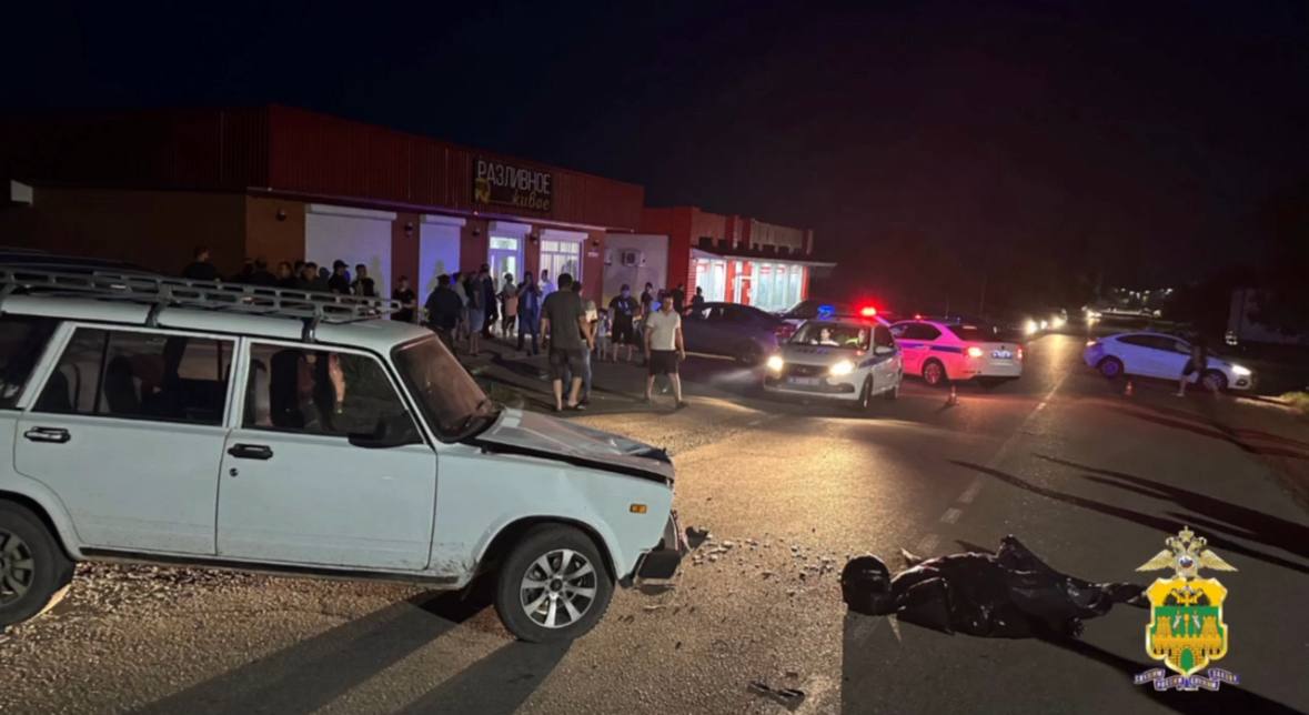 Мотоциклист погиб в ДТП в Кореновском районе. Авария произошла станице Платнировской. Водитель «ВАЗ-2104» при повороте налево не уступил дорогу мотоциклу «Кавасаки» и столкнулся с ним. 35-летний водитель мотоцикла погиб. Кубанские Новости