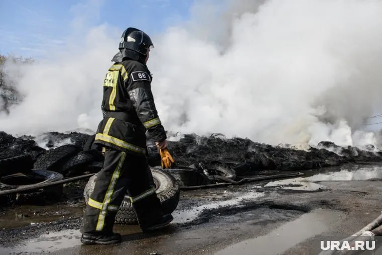 За сутки до Нового года на территории Пермского края произошло 13 пожаров. Имеются пострадавшие и травмированные, сообщило региональное МЧС.  «На территории Пермского края ликвидировано 13 пожаров. Шесть пожаров произошло на территории Перми, четыре — в Пермском муниципальном округе и по одному пожару на территориях Кизела, Еловского и Юсьвинского округов», — сообщили в пресс-службе ГУ МЧС России по Пермскому краю.  Ранее рассказывали о том, что 29 декабря на территории Перми ночной пожар унес жизни двух женщин. Следователи СК России устанавливают обстоятельства пожара и гибели людей.  Тайны Кремля -