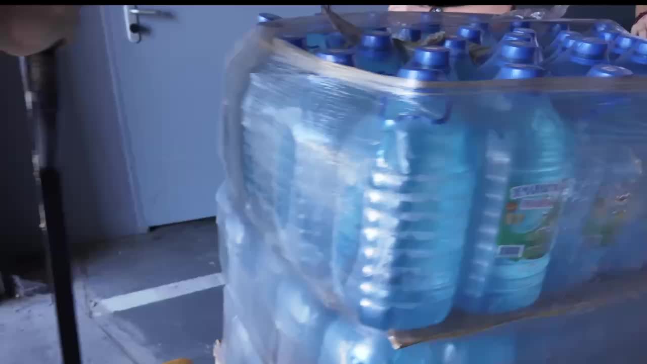 Молодежь ДНР активно помогает пожилым гражданам в условиях водного дефицита