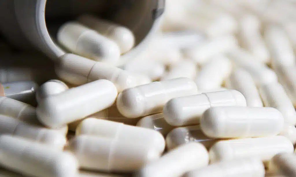 Комитет по конкуренции приостановил продажу БАД от Orient Biopharm Комитет по конкуренции принял решение приостановить продажу БАД Триортасол Оросол Рух от компании Orient Biopharm В ходе исследования выяснилось что производитель внес изменения в дизайн упаковки и инструкции без предварительного согласования с санитарными органами Кроме того продукт оказался схожим по составу и представленной информации с ранее выпускавшимся лекарственным средством ORSA По итогам проверки компании направили предписание Также из торговых сетей изымут продукцию произведенную без соответствующего разрешения ТГ канал uzbekpharma