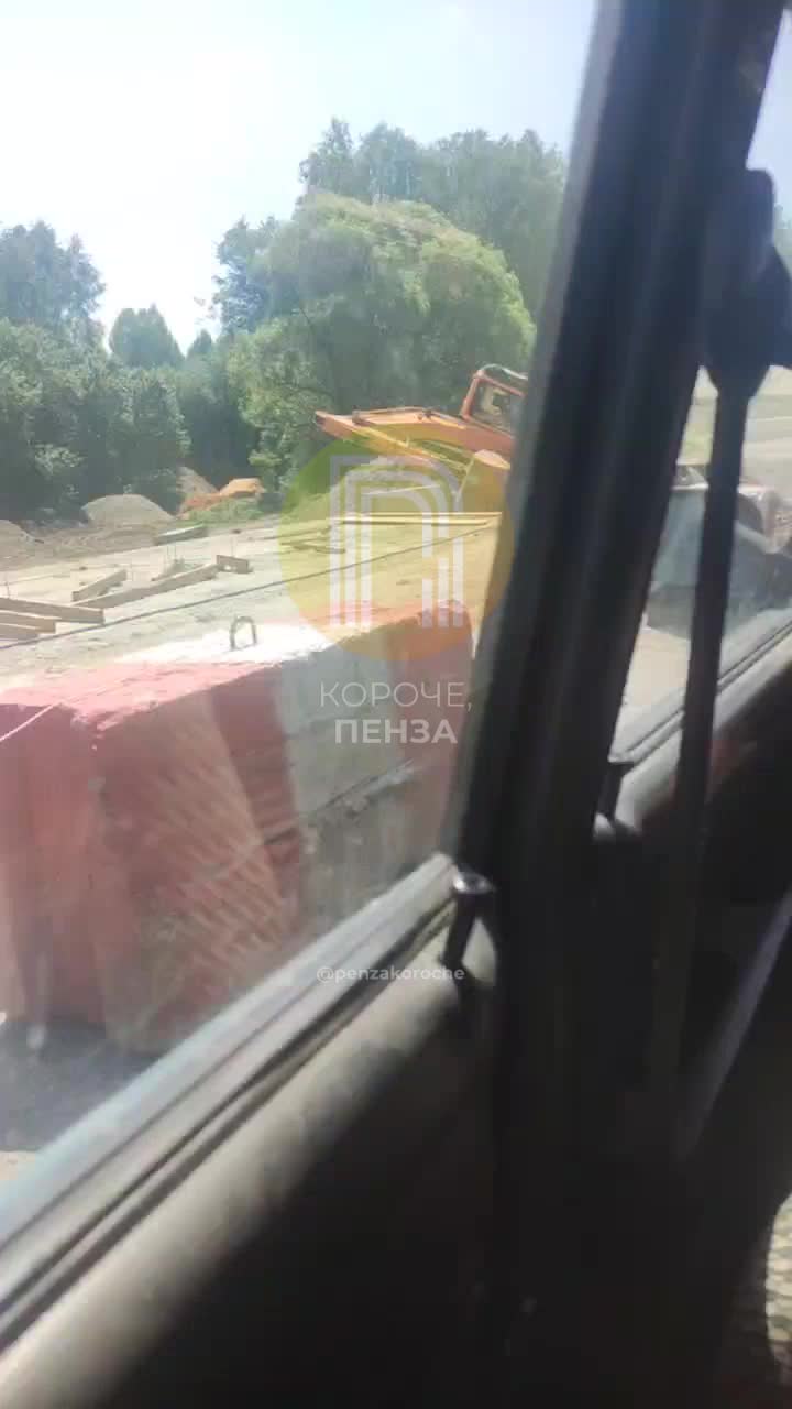 Экскаватор утонул на строительстве газопровода в Никольском районе