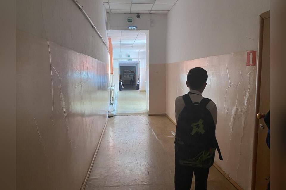 Новые школы Забайкалья получат имена Героев В 2025 году в Забайкальском крае откроются новые школы и им присвоят имена Героев России и Советского Союза Инициатива принадлежит жителям региона рассказала министр образования Марина Секержитская Имена героев получат школы в Дарасуне Атамановке Агинском Нерчинске Забайкальске а также в сёлах Смоленка и Засопка ZAB RU