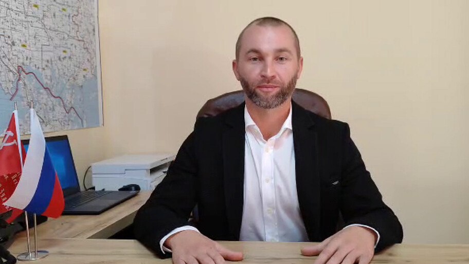 В Каховском округе возместят стоимость оборудования, испорченного из-за скачка напряжения Жители Каховского округа могут обратиться в «Региональные электрические сети» для возмещения стоимости оборудования, испорченного в результате скачка напряжения, сообщил глава администрации Каховского округа Павел Филипчук. Он проинформировал, что администрация округа создает комиссию для фиксации факта порчи бытовой техники в результате скачков напряжения. Делать это будут по заявлениям обратившихся граждан. Если «Региональные электрические сети» отказываются возместить ущерб, гражданин вправе обратиться в суд. Фото: Официальный телеграм-канал Павла Филипчука Читать полностью , VK и ОК и читайте новости на нашем сайте