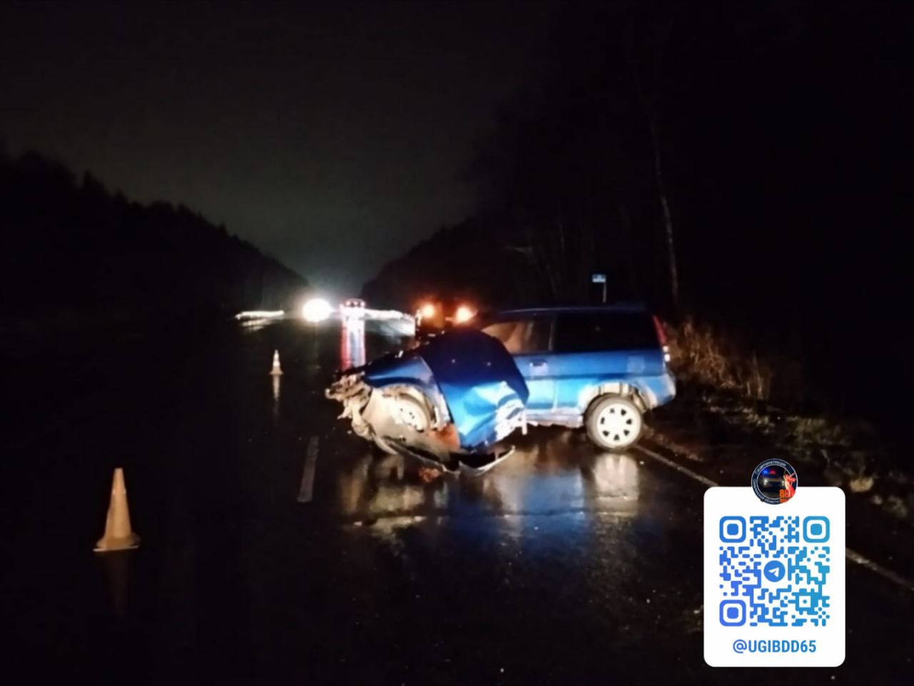 в Корсаковском районе 9 ноября 2025 года в 20 часов 45 минут на 34 км автодороги Южно Сахалинск Корсаков произошло дорожно транспортное происшествие По предварительным данным 35 летний водитель находящийся в состоянии опьянения не имеющий права управления транспортными средствами управляя автомобилем Honda HR V не справился с управлением выехал на полосу встречного движения в результате чего совершил столкновение с автомобилем Nissan X Trail В результате дорожно транспортного происшествия водитель автомобиля Honda HR V получил телесные повреждения Проводится проверка ugibdd65