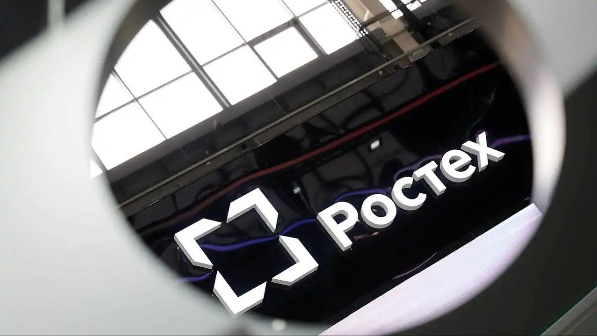 Ростех проводит летные испытания новых многофункциональных гражданских дронов   Холдинг «Росэл» Госкорпорации Ростех разрабатывает линейку универсальных гражданских беспилотников. Опытные образцы дронов уже проходят сертификационные летные испытания.   Какие изделия входят в настоящее время в модельный ряд беспилотных авиационных систем «Росэла» - читайте