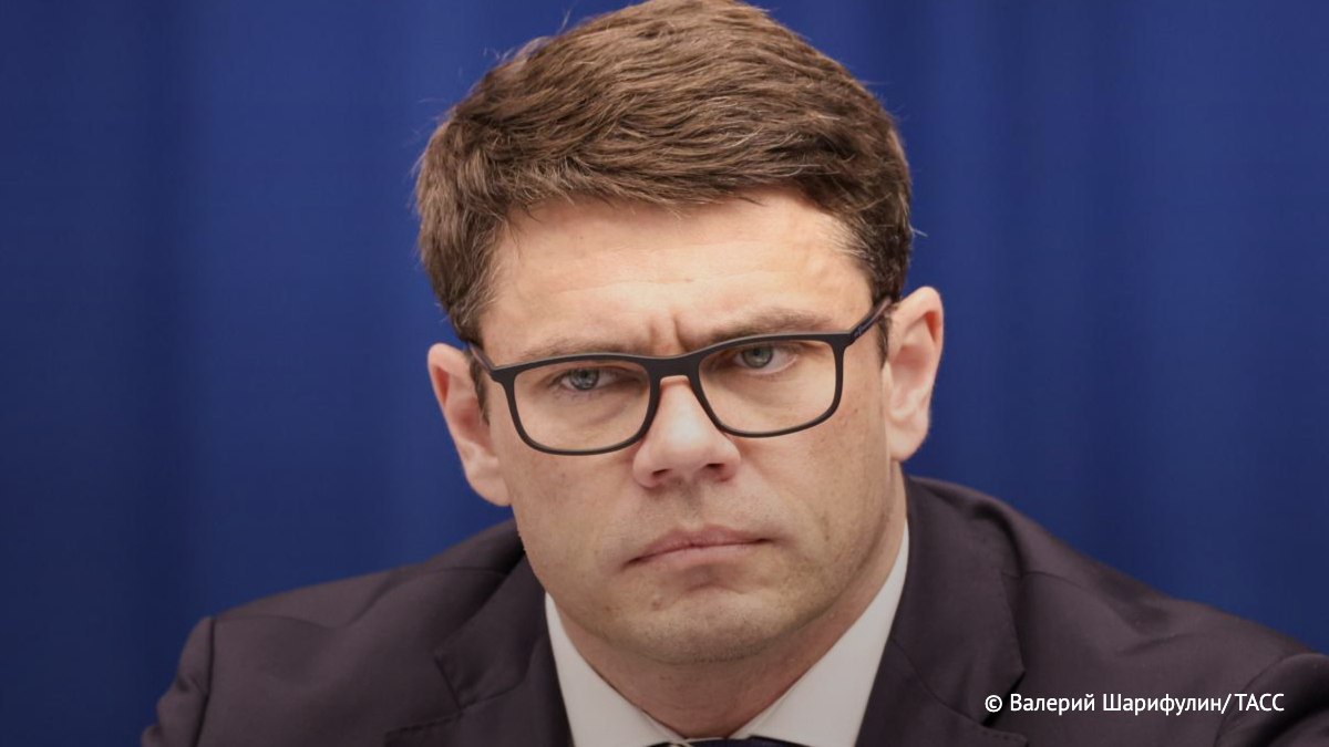 Мессенджеры WhatsApp и Telegram должны соблюдать российское законодательство На них накладывают ограничения из за нарушения норм а не из вредности заявил в интервью на радио Комсомольская правда глава комитета Госдумы по информполитике Сергей Боярский Telegram не блокируют полностью потому что это не только сервис для обмена сообщениями но и большая соцсеть добавил Боярский принадлежит Meta признанной экстремистской и запрещенной в РФ Подпишись на ТАСС в Max