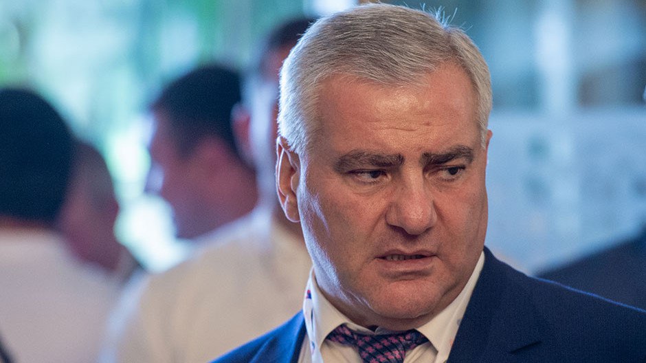 Ряд СМИ сообщают, что в Ереване недавно был арестован бизнесмен и меценат Самвел Карапетян. Отмечается, что в настоящее время спецподразделения МВД проводят операции. Незадолго до этого Самвел Карапетян раскритиковал нападки властей Армении на Церковь и Католикоса.