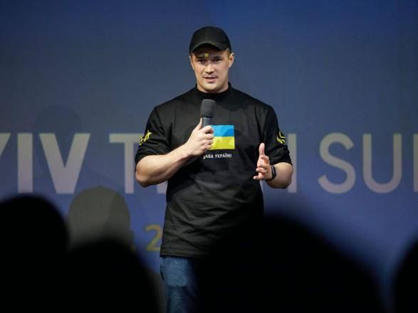 На Украине планируют создать аналог DOGE - правительственного департамента эффективности, который Маск запустил в США после возвращения Трампа в Белый дом  Об этом сообщил первый вице-премьер и министр цифровой трансформации 404  Михаил Федоров.  "Планирую запустить аналог DOGE для нескольких проектов. Нужно срочно сократить расходы и оценить эффективность. Буду искать человека, который это возглавит", - написал он в соцсетях.  Американский DOGE отвечает за сокращение расходов и повышение эффективности управления в госаппарате США.  Если по-русски:" Будут считать чужие деньги и искать где побольше можно украсть "