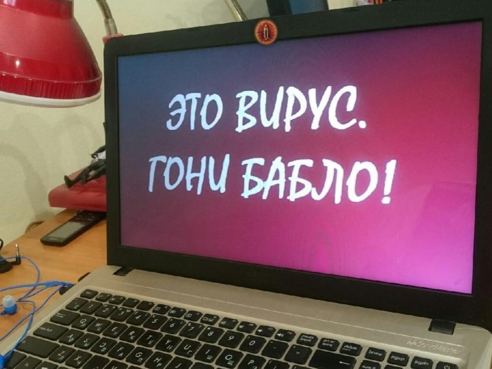 В России каждый пятый офисный работник никогда не проходил инструктаж по информационной безопасности  Платформа для бизнес-коммуникаций МТС Линк и портал «SuperJob», провели совместное исследование, посвященное обучению основам информационной безопасности в российских компаниях. 21% офисных работников отметили, что никогда не проходили подобный инструктаж.  Представители HR-служб более половины компаний утверждают, что проводили инструктаж по информационной безопасности в течение прошедшего года. При этом в 30% организаций сотрудников обучали менее чем полгода назад. В каждой десятой компании персонал последний раз инструктировали в 2022 или 2023 годах, а в 2% — до 2022 года. Почти 10% представителей бизнеса сообщили, что обучение основам кибербезопасности еще ни разу не проводилось, а четверть — затруднились с ответом или не смогли вспомнить последний инструктаж.