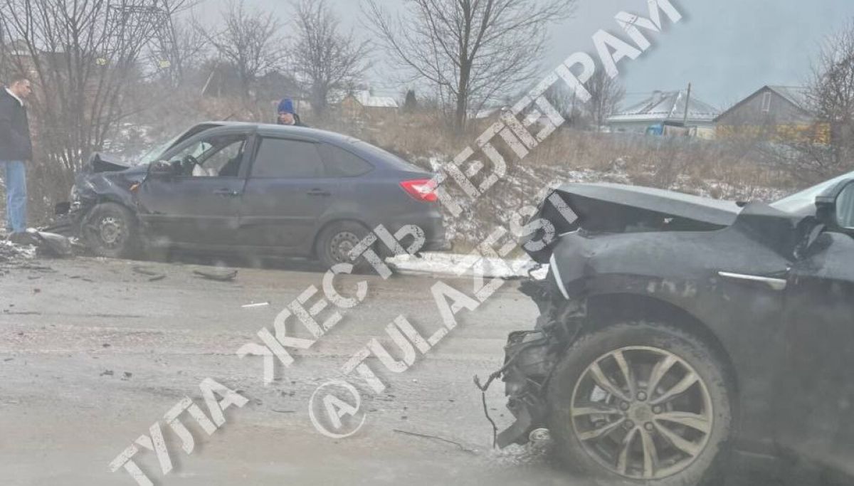 На Косой горе в Туле двое водителей попали в ДТП  Как сообщает пресс-служба Госавтоинспекции Тульской области, ДТП произошло сегодня, 6 февраля, в 9:10 на улице Шоссейной на Косой горе.  Подробнее   Подписаться