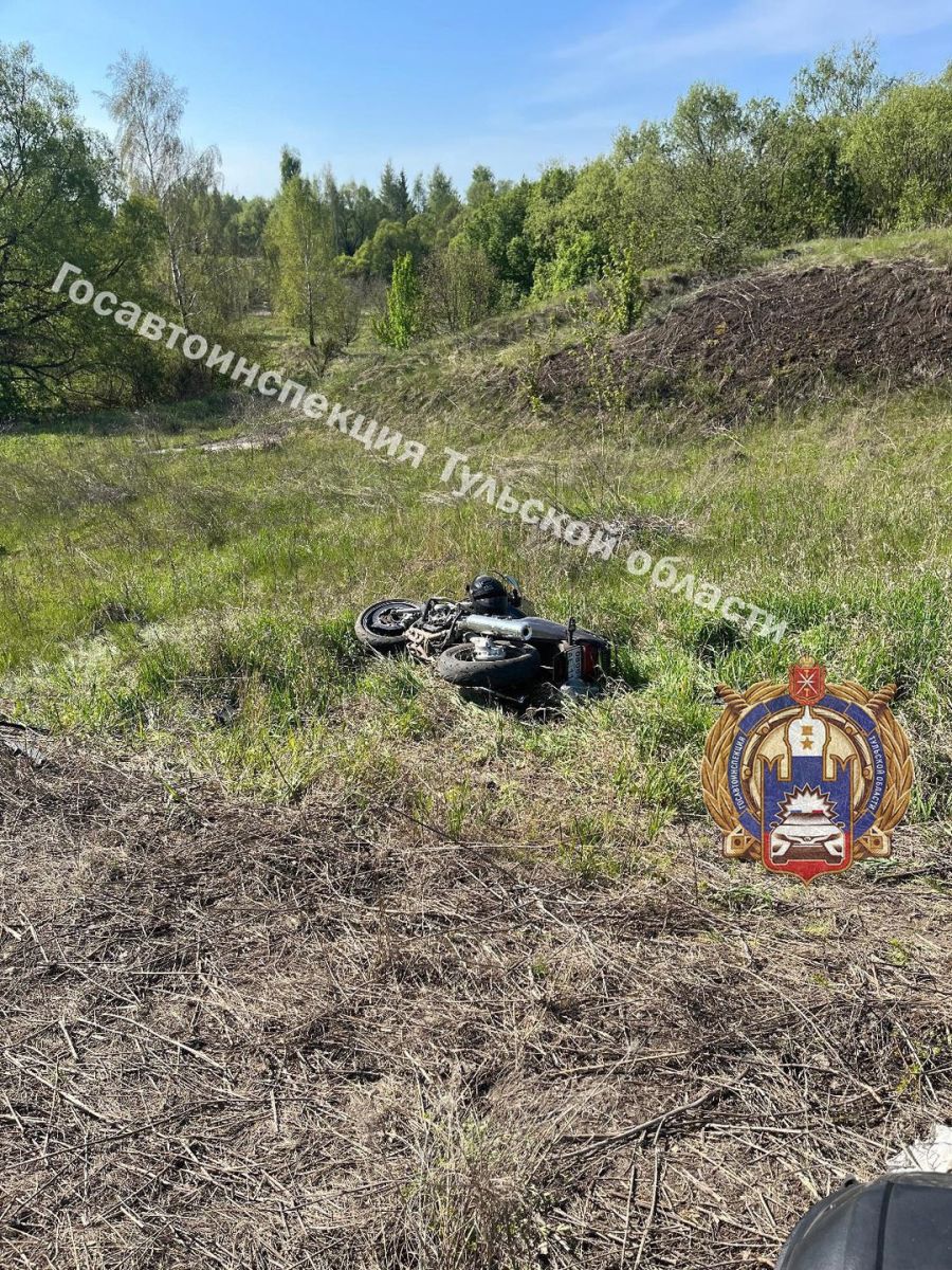 В Киреевском районе мотоциклист вылетел в кювет Дорожно-транспортное происшествие произошло 16 мая около 07:55 на 5-м километре автодороги Болохово-Шварцевский Киреевского района Тульской области. По предварительной информации ГИБДД, мужчина 1969 года рождения, передвигаясь на мотоцикле «Ямаха», не справился с управлением. Подробнее Подписаться