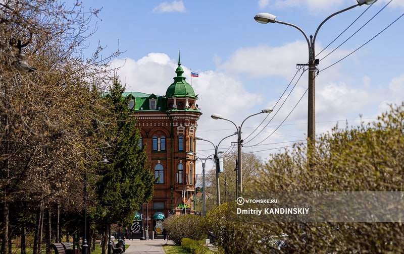 Пять партий проходят в думу Томска Итоговая явка на выборы в городскую думу составила 18 03 избирателей Это 63 989 человек Пятипроцентный барьер для прохода в думу преодолели пять партий из шести Голоса распределись следующим образом Единая Россия 27 134 голосов 42 58 Справедливая Россия Патриоты За правду 9 350 14 67 КПРФ 8 132 12 76 Новые люди 8 067 12 66 ЛДПР 6 818 10 7 Яблоко 3 100 4 86 Таким образом партия Яблоко теряет представительство в думе Томска нового созыва томск новоститомска Прислать новость Подписывайся на vtomske ru
