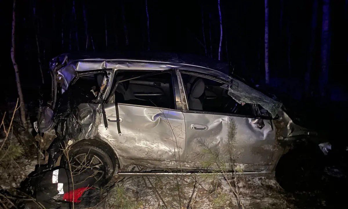 Три человека пострадали в ДТП в Братском районе  Вчера около 22:45 на 265 км автодороги «Вилюй»  в километре от ж. р. Гидростроитель  45-летний водитель автомобиля «Хонда-Стрим» не справился с управлением и съехал с проезжей части в кювет.  В результате аварии водителю и двум его пассажирам потребовалась медицинская помощь, мужчины были госпитализированы с травмами различной степени тяжести.  В настоящее время проводится проверка для установления причин и обстоятельств произошедшего.  bst