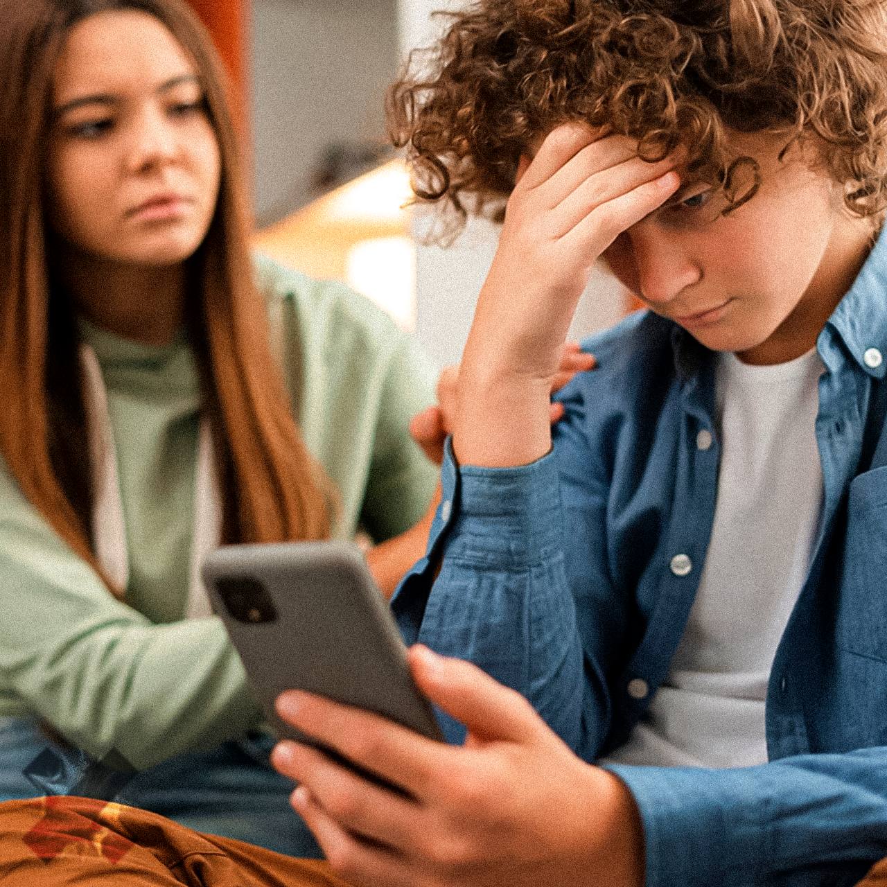 В Госдуме предложили запретить детям до 16 лет регистрироваться в соцсетях Депутат Бийсултан Хамзаев считает что детям младше 16 лет соцсети опасны там легко встретить порнографию наркотики и контент от ИИ который они не смогут отличить от реальности Он предлагает ввести полный запрет и усилить ответственность соцкомпаний за регистрацию детей за защиту детей предлагаю запретить депутатам нести ерунду НМШ