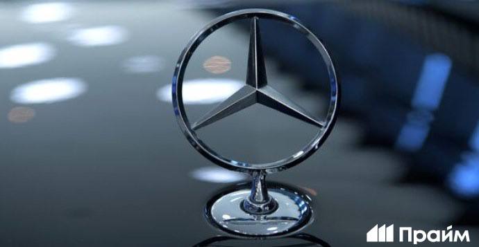 Чистая прибыль Mercedes Benz Group снизилась вдвое За девять месяцев 2025 года показатель упал до 3 766 миллиарда евро рассказали в компании Кроме того в третьем квартале доход уменьшился на 32 3 по сравнению с прошлым годом до 1 173 миллиарда При этом объемы продаж в январе сентябре снизились на 8 3 до 1 341 миллиона автомобилей А в третьем квартале еще на 12 5 до 441 5 тысяч машин Подписывайтесь на ПРАЙМ в МАХ