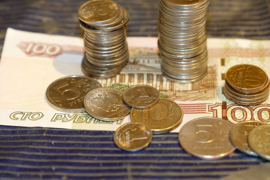 Жители Бурятии задолжали 10 9 млрд рублей В Бурятии 56 тысяч жителей задолжали 10 9 млрд рублей Из за этого их временно ограничили в праве выезда за пределы России В УФССП по РБ сообщили что 5 тысяч постановлений вынесли в отношении должников по алиментам Всего они не выплатили своим детям 1 млрд рублей Бурятия Подробности в Номер один Сообщить нам свою новость можно по кнопке Письмо в редакцию