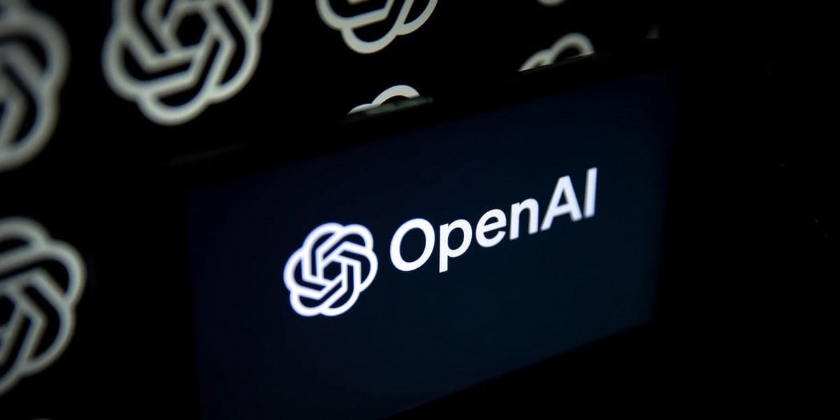 OpenAI финансирует проект по исследованию морали в системах ИИ  OpenAI выделила грант исследователям из Дьюкского университета на проект по исследованию морали в системах искусственного интеллекта, пишет TechCrunch со ссылкой на отчёт компании для Налоговой службы США.   Проект «Исследование нравственности ИИ»  Research AI Morality  стал частью более широкой инициативы, в рамках которой OpenAI выделила $1 млн на изучение способов сделать ИИ морально сознательным в течение трёх лет.  1   DevHub Community