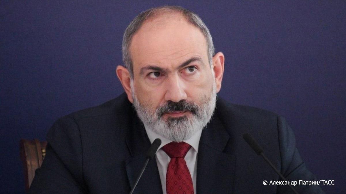 Армения не ставила перед собой задачу разрыва отношений с Россией, но страна не может быть членом и ЕАЭС, и ЕС, однажды нужно будет определиться, заявил Пашинян.