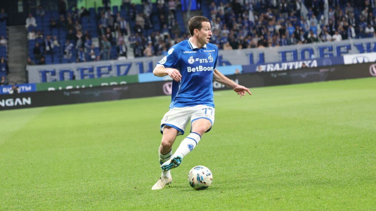 Ульви Бабаев и Денис Макаров в ближайшее время будут тренироваться со второй командой Динамо Об этом Матч ТВ сообщили в пресс службе клуба 12 января динамовцы прошли медосмотр перед стартом подготовки к весенней части сезона Полузащитник Денис Макаров начнет подготовку к сезону в составе Динамо 2 с целью набора и поддержки спортивной формы в соответствии с условиями трудового договора Также с Динамо 2 начинает готовиться к сезону хавбек Ульви Бабаев Что касается Бителло по поводу которого мы получили много запросов то хотим успокоить наших болельщиков Полузащитник прилетит на сбор напрямую из Бразилии в рамках договоренности достигнутой еще осенью это связано с личными обстоятельствами он не пропустит ни одной тренировки а медосмотр пройдет в ОАЭ news matchtv Дмитрий Челяпин Матч ТВ