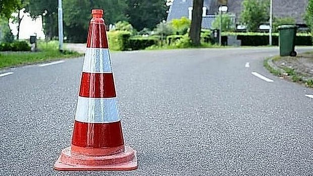 Насмерть сбил школьника В деревне Шамонино 56 летний автомобилист допустил наезд на 11 летнего мальчика Ребёнок погиб от полученных травм до приезда скорой Виновник ДТП извинился перед семьёй только в суде и выплатил 1 млн рублей моральной компенсации Суд назначил ему принудительные работы и вернул машину Родные считают наказание слишком мягким и намерены добиваться более строгого решения БСТ в Telegram БСТ в МАХ