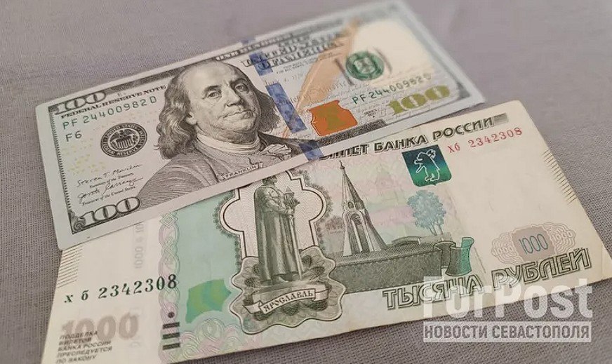 Дело фальшивокупюрщиков все еще живет в Севастополе Правда особыми успехами дельцы похвастаться не могут: по итогам первых трёх месяцев 2025 года в банковском секторе региона выявили четыре фальшивые купюры. Среди них — две поддельные банкноты номиналом 5000 рублей, одна "тысячная" и одна банкнота номиналом 100 долларов США. Для сравнения, за аналогичный период прошлого года подобных «находок» было на одну меньше. ForPost