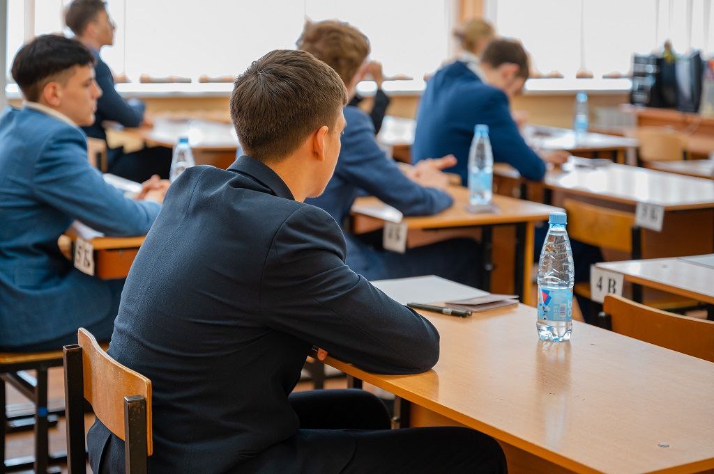 Более 460 учащихся стали победителями и призерами муниципального этапа Всероссийской олимпиады школьников в Магадане Победителями и призерами муниципального этапа олимпиады стали 468 школьников из них победителями 85 учащихся призерами 383 По итогам муниципального этапа олимпиады лидирующую позицию в рейтинге занимает гимназия 30 Далее следуют гимназия английская лицей 1 им Н К Крупской гимназии 24 13 им Героя РФ И Кабанова СО РК Ш 2 и лицей 14 им А К Болдырева сообщили в департаменте образования мэрии Магадана Подписаться на ВМ в MAX   vmagadanpress com более 460 учащихся стали победителями и