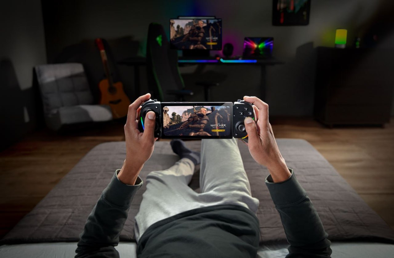 Razer запустила платформу для потоковой передачи игр для ПК на мобильные устройства Razer запустила приложение Razer PC Remote Play для потоковой передачи игр на мобильные устройства с их собственными разрешениями экрана, соотношениями сторон и частотой обновления. 1 DevHub