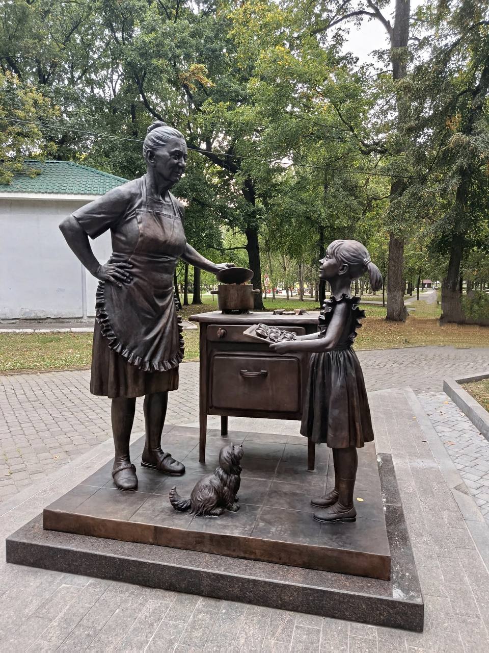 В самарском парке Гагарина открыли новый памятник посвящённый 75 летию начала массовой газификации нашего города который тогда ещё назывался Куйбышевом Автором скульптуры выступил талантливый скульптор Карэн Саркисов Подписаться Написать нам