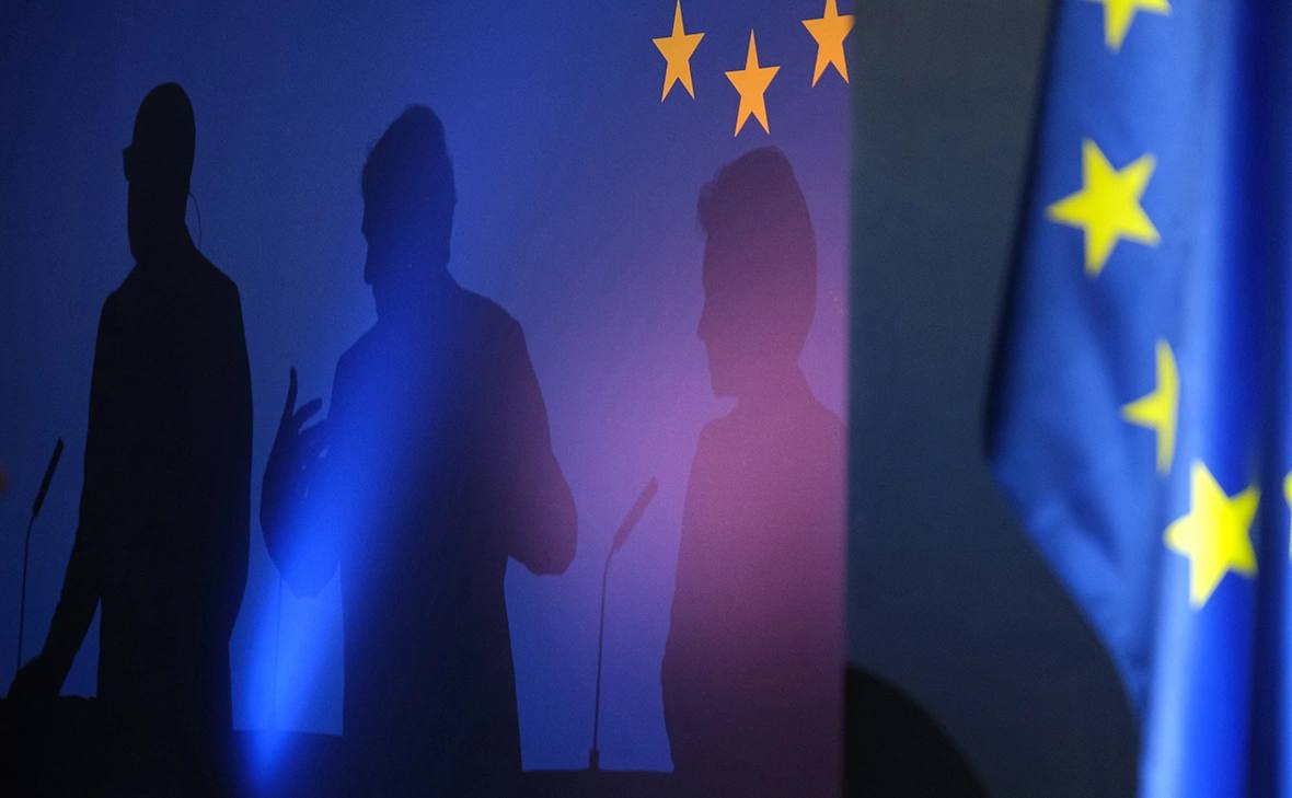 Euroclear предупредил о риске для рынков из за планов ЕС на активы России Euroclear предупредил о дестабилизации рынков из за плана ЕС на активы России Инвесторы в европейский суверенный долг воспримут репарационный кредит как конфискацию это отпугнет их и приведет к повышению стоимости заимствований для самих стран ЕС предупреждает глава Euroclear РБК Уфа в Telegram РБК Уфа в MAX