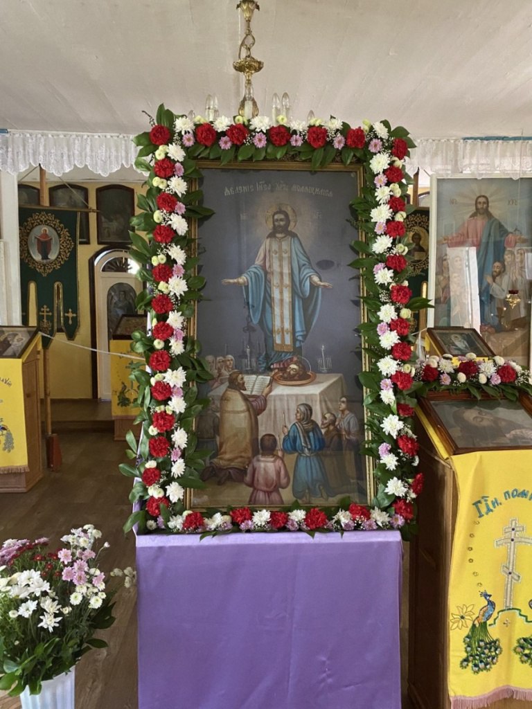 В Элисте началась подготовка к проведению мероприятий к 80 летию Явления Христа Спасителя В текущем году в Калмыкии собираются отметить 80 леие важного события в православной истории 11 сентября 1946 года в Крестовоздвиженском храме во время литургии произошло Явление Иисуса Христа Тогда же была написана икона Явление Иисуса Христа молящимся К юбилейной дате в Калмыкии запланирован ряд памятных мероприятий На встрече главы Калмыкии Бату Хасикова с архиепископом Элистинским и Калмыцким Юстинианом председателем правительства РК Гиляной Босхомджиевой председателем Народного Хурала Артёмом Михайловым а также руководителями различных ведомств и представителями народов Калмыкии и районов республики обсудили перечень праздничных активностей Южная служба новостей