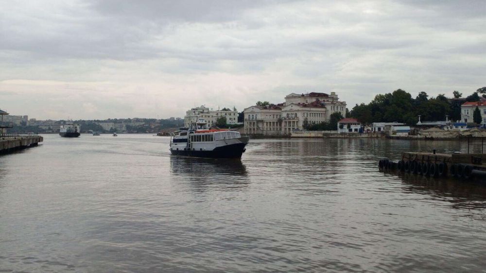 В Севастополе остановили морской транспорт ⁠ СИМФЕРОПОЛЬ, 20 окт – РИА Новости Крым. В Севастополе остановили работу морского пассажирского транспорта. Об этом сообщили в городском департаменте транспорта.  "Морской пассажирский транспорт приостановил движение", - сказано в сообщении.  О причинах приостановки работы катеров и паромов не сообщается.  Самые интересные и важные новости ищите в наших соцсетях: Telegram, Дзен и ВКонтакте. Также следите за нами в Одноклассниках и Rutube....  Подробнее>>>