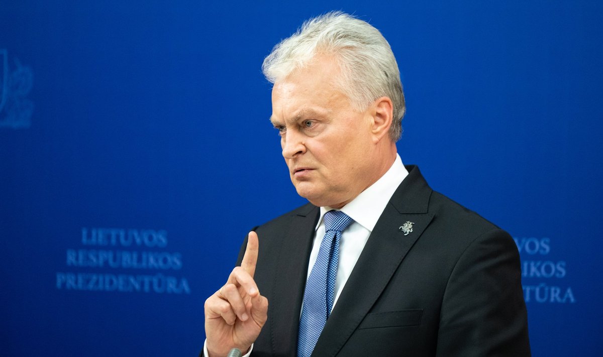 У президента есть простой вопрос к погрязшему в скандалах премьер-министру: это уже всё?   Президент Гитанас Науседа, который на этой неделе собирается встретится с погрязшим в скандалы премьер-министром Гинтаутасом Палуцкасом, заявил, что у него есть простой вопрос к премьер-министру.  „Премьер-министру, если вы говорите об этой сфере, то мой вопрос премьер-министру был бы простым: это уже всё? Можем ли мы услышать что-то ещё или нет? Очень надеюсь, что ответ на этот вопрос будет положительным“, — заявил Г. Науседа.  www.delfi.lt/a/120127920