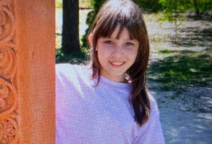 В Волжском пропала 10-летняя девочка Наташа Королева ушла из дома по ул. Карбышева 20 июня. Приметы пропавшей: на вид 10-12 лет, рост 148 см., худощавого телосложения, волосы русые, глаза серо-голубые. Была одета в водолазку розового цвета, лосины черного цвета, разноцветные шлепки. С ней был розовый рюкзак в виде медвежонка. Граждан, обладающих информацией о местонахождении ребенка, просят сообщить по телефонам полиции: 8 8443 41-56-56 дежурная часть Управления МВД России по городу Волжскому или 02; 89377070077 сотрудник полиции, занимающийся розыском.