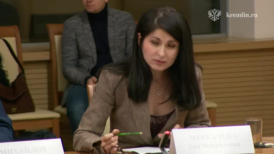 Путин пообещал рассмотреть амнистию для женщин и инвалидов, осужденных за ненасильственные преступления