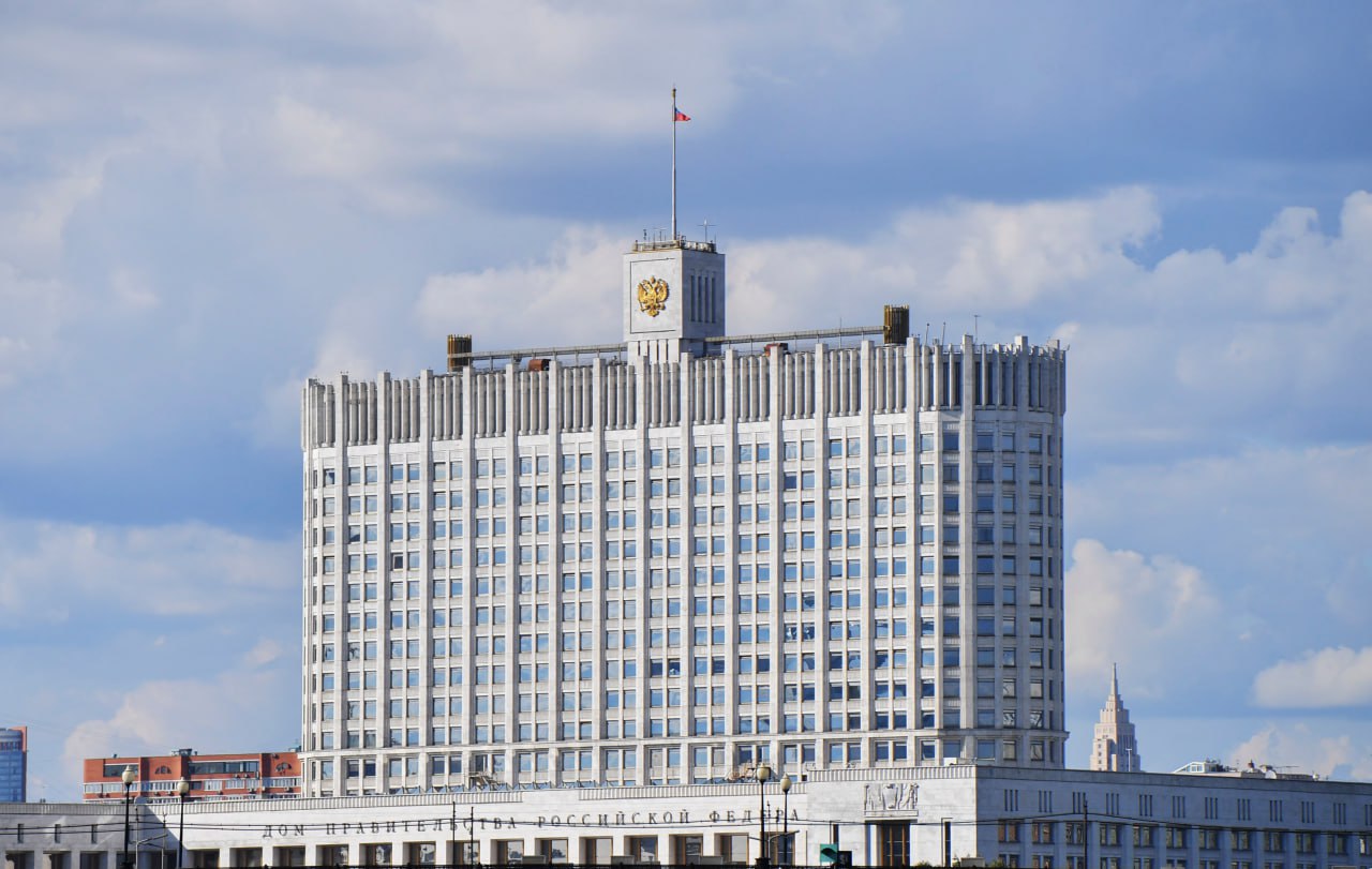 Правительство выделило дополнительное финансирование на поддержку Херсонской области Херсонской области будет дополнительно направлено свыше 2 млрд рублей на поддержание сбалансированности регионального бюджета Средства пойдут в том числе на социальные выплаты гражданам и строительство медицинского учреждения ℹ В октябре на поддержание сбалансированности бюджета Херсонской области было направлено около 2 млрд рублей Подписаться на Правительство России в MAX