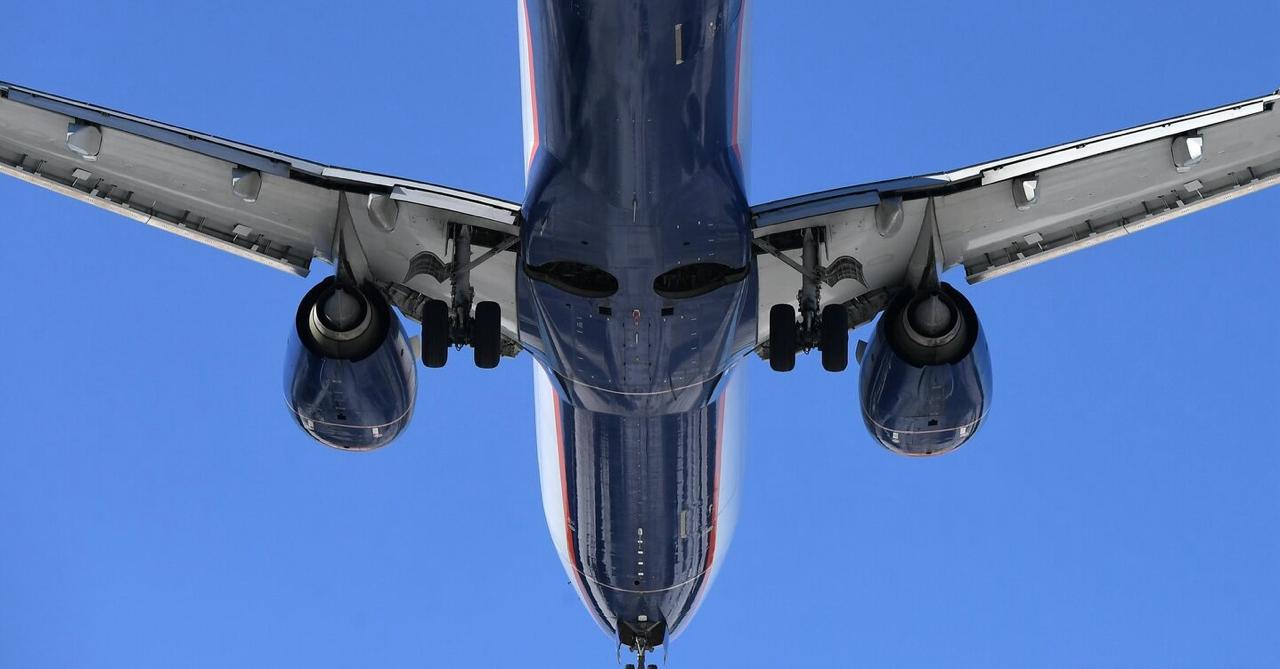 Колумбия планирует подумать над возможностью установления прямого авиасообщения с РФ заявил посол в Москве По словам дипломата в октябре прошла встреча колумбийских представителей с несколькими российскими компаниями Данный вопрос поднимался среди других тем