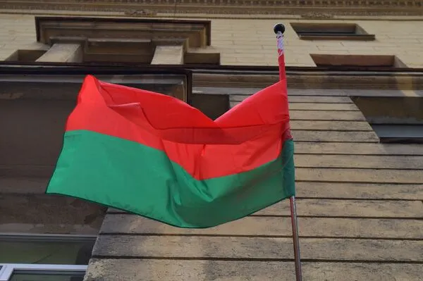 Минск надеется на восстановление прав всех спортсменов Мы твердо убеждены что спорт призван служить объединяющей силой и должен оставаться площадкой свободной от политического влияния Выражаем надежду на скорейшее восстановление прав всех спортсменов столкнувшихся с ограничениями по политическим мотивам говорится в заявлении Национального олимпийского комитета Белоруссии Подписывайтесь на РИА Новости Спорт в Mакс