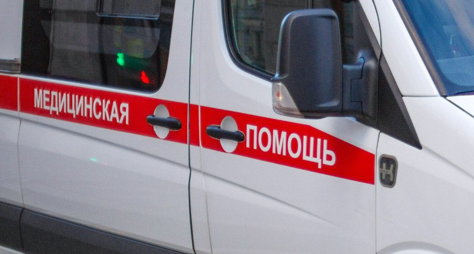 Кинорежиссеру Митте экстренно потребовалась медицинская помощь в Москве Кинорежиссер Александр Митта столкнулся с проблемами со здоровьем, потребовавшими срочного вмешательства медиков. Об этом сообщает Telegram-канал «112». Пресс-служба уведомляет, что минувшей ночью Народный артист РФ потерял сознание в своей московской квартире. 92-летний Александр Наумович тяжело переносит пневмонию. Прибывшие врачи оказали ему необходимую помощь, однако от поездки в больницу режиссер отказался. Сообщается, что несколькими днями ранее…