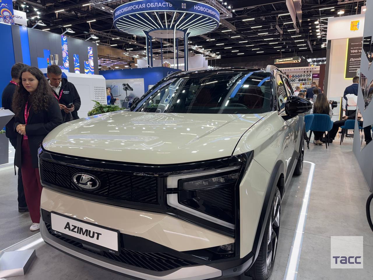 Lada Azimut впервые представлена за рубежом автомобиль выставлен на стенде Самарской области в рамках выставки Иннопром Беларусь передает корреспондент ТАСС