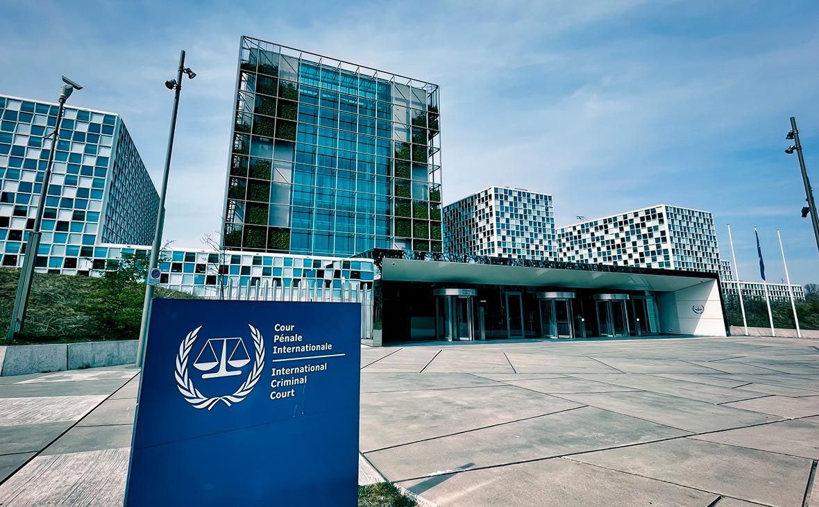 МУС может приостановить расследование российского дела ради мирных переговоров Заместитель прокурора Международного уголовного суда Нажат Шамим Хан в комментарии агентству AP заявила что дело может быть приостановлено ради мирных переговоров если поступит соответствующая просьба от Совета Безопасности ООН