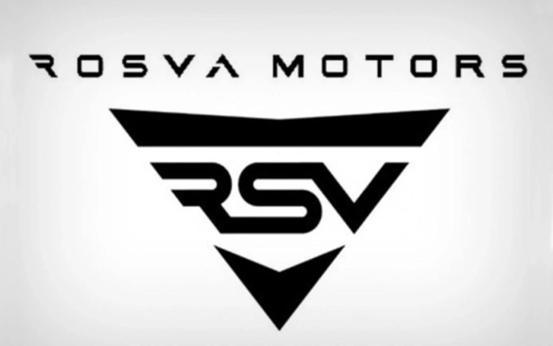 В России появился еще один автобренд  Бренд получил название Rosva Motors, сообщили Autonews в компании «Автомобильные технологии».  «Компания "Автомобильные технологии" подала документы на регистрацию бренда Rosva Motors в мае прошлого года. Как и было запланировано, первые автомобили уже произведены в рамках проекта RSV», — заявили представители организации.   Сборка налажена на бывшем заводе «ПСМА Рус» в Калуге, где сейчас собирают, в частности, кроссоверы Haval M6, выпуск которых наладили в феврале 2025 года, и Citroёn C5 Aircross.  О самих автомобилях пока ничего неизвестно. Пресс-служба «Автомобильных технологий» на данный момент не раскрывает никаких подробностей.