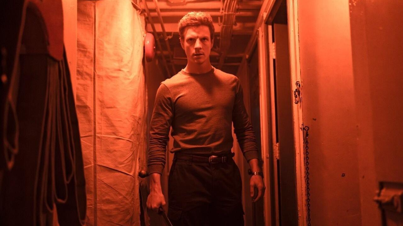 Из двух сериалов про Декстера продолжение получит только один Paramount решила закрыть сериал Декстер Первородный грех после первого сезона это тот что приквел с Патриком Гибсоном и Кристианом Слейтером в главных ролях Об этом пишет Variety и другие голливудские СМИ Сейчас на Paramount выходит Декстер Воскрешение с Майклом С Холлом финал состоится 5 сентября Продолжение ещё не анонсировали но Paramount готовится собирать команду сценаристов для второго сезона шоу Rozetked Plus
