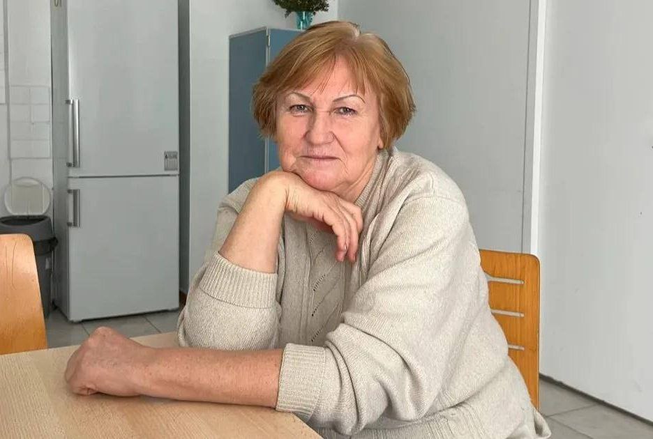 Учительницу из Подмосковья заочно приговорили к семи годам за антивоенные высказывания на классном часе Поводом для уголовного дела стали пацифистские высказывания Натальи Таранушенко, сделанные во время классного часа с восьмиклассниками в апреле 2022 года. Она рассказала детям о Буче. Позже ей удалось покинуть Россию. Уголовного дела в её отношении в течение двух лет добивался её бывший ученик. Её бывший ученик – это та самая гнида из класса, которая всегда всех сдавала Liberty People