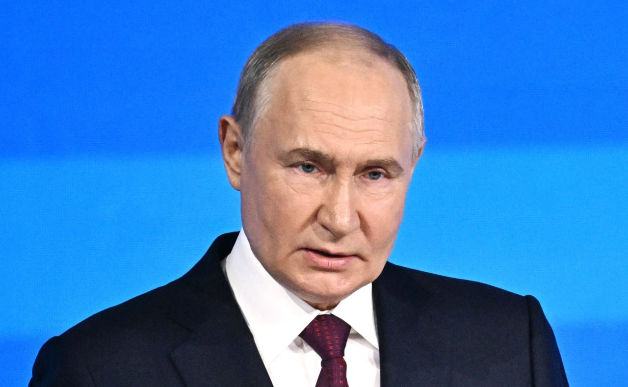 Путин направил приветственное обращение участникам ПМЮФ-2025 Президент РФ Владимир Путин направил приветственное обращение участникам Петербургского международного юридического форума ПМЮФ , который стартовал в понедельник. В послании президент отметил, что высказанные на полях встречи идеи и предложения помогут выработке новых законодательных инициатив, сообщили в пресс-службе форума. «Сегодня, в условиях активно формирующегося многополярного миропорядка, одна из приоритетных задач — настроить глобальные институты управления и механизмы обеспечения коллективной безопасности так, чтобы они отвечали требованиям времени, служили на благо прогресса и процветания», – сказано в обращении. : Пресс-служба Кремля Подпишитесь на «Ведомости Северо-Запад»
