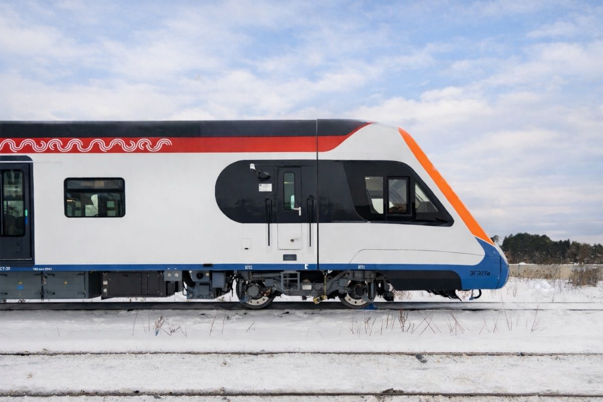 Из Москвы в Калугу примчалась первая Иволга пока без пассажиров   kaluganews ru fn 1790137 html Новый электропоезд Иволга успешно испытали на маршруте Москва Калуга В перспективе сотня таких электричек свяжет столицу с соседними областями Подробности и преимущества проекта в материале   Прислать новость Подписаться